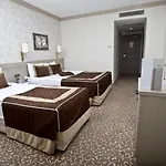 Sergah ホテル